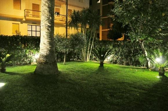 Hotel Haus Charlotte San Benedetto del Tronto Dış mekan fotoğraf