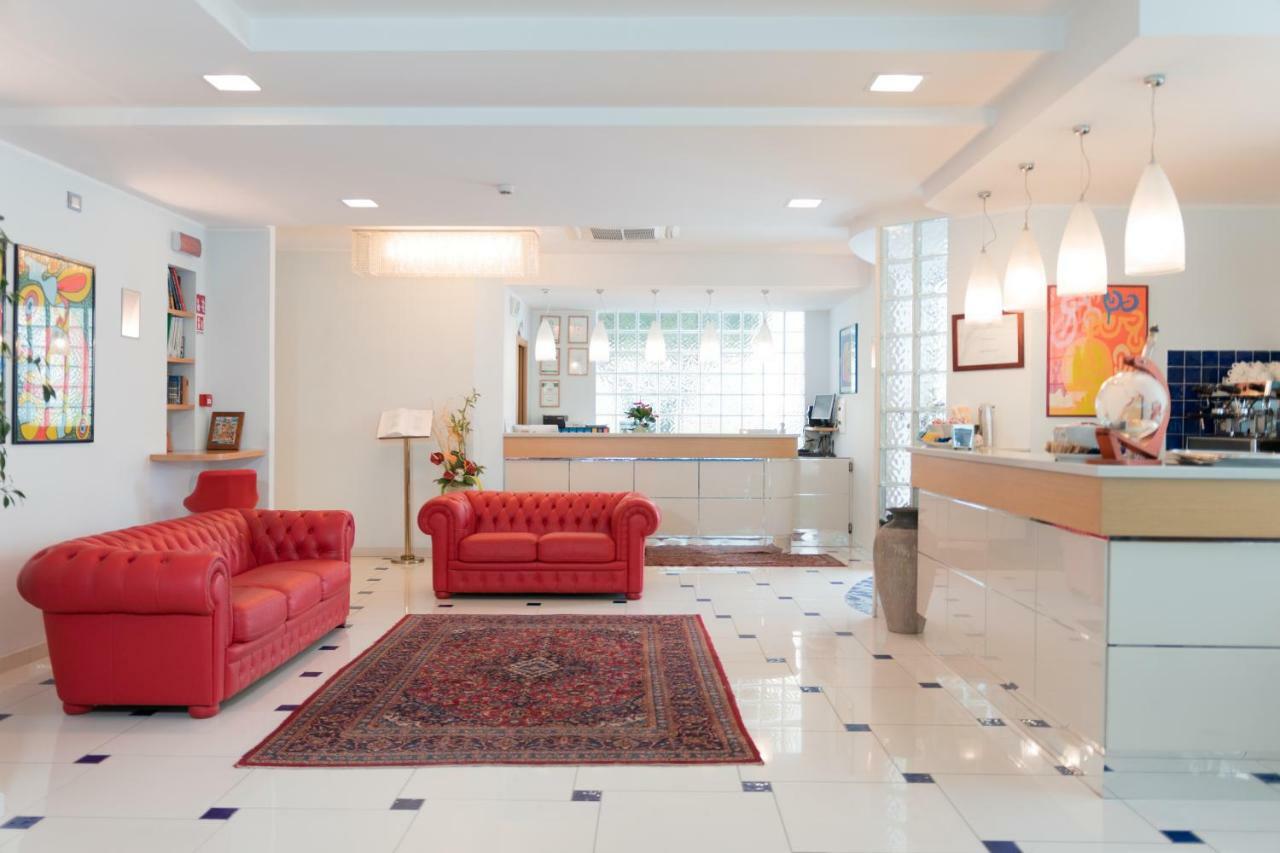 Hotel Haus Charlotte San Benedetto del Tronto Dış mekan fotoğraf
